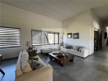 RESIDENCIA EN VENTA TRES RIOS
