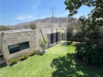RESIDENCIA EN VENTA TRES RIOS