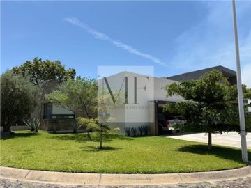 RESIDENCIA EN VENTA TRES RIOS