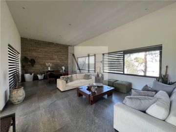 RESIDENCIA EN VENTA TRES RIOS