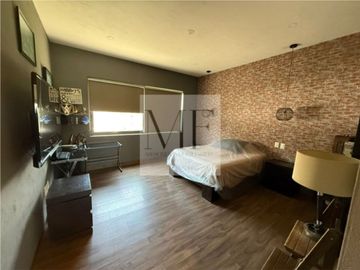 RESIDENCIA EN VENTA TRES RIOS