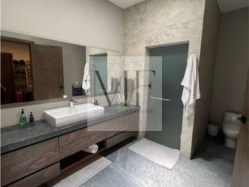 RESIDENCIA EN VENTA TRES RIOS