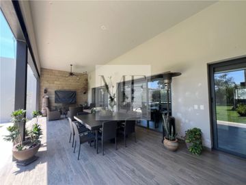 RESIDENCIA EN VENTA TRES RIOS