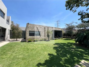 RESIDENCIA EN VENTA TRES RIOS