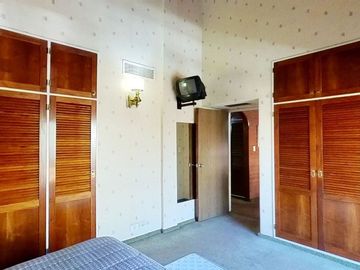 VENTA CASA JARDIN PILETA COCHERA LINIERS