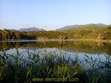 Se vende terreno 1800 m2 en Aticama