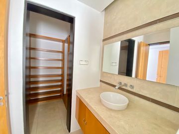 HERMOSA RESIDENCIA EN VENTA PUERTA DE HIERRO