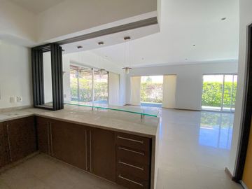 HERMOSA RESIDENCIA EN VENTA PUERTA DE HIERRO