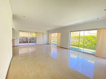 HERMOSA RESIDENCIA EN VENTA PUERTA DE HIERRO
