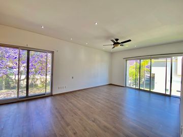 HERMOSA RESIDENCIA EN VENTA PUERTA DE HIERRO