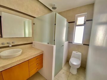 HERMOSA RESIDENCIA EN VENTA PUERTA DE HIERRO