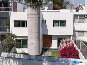 CASA EN VENTA EN CHAPALITA