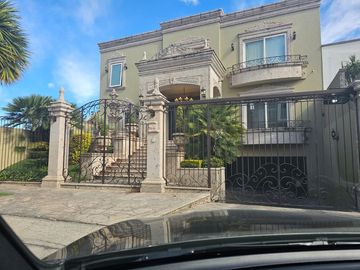RESIDENCIA VENTA CD. BUGAMBILIAS