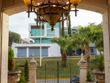 RESIDENCIA VENTA CD. BUGAMBILIAS
