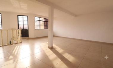 CASA EN VENTA EN MORELIA, UBICADA EN COL. ARRIAGA RIVERA.