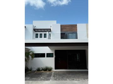 Venta de Casa en Cancún -  Aqua Residencial