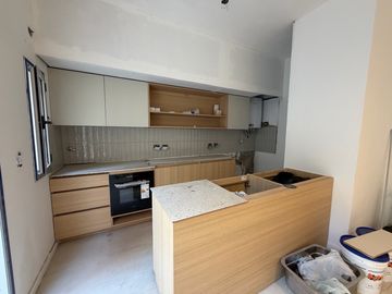 Venta Casa de pasillo, 3 dormitorios, patio y terraza