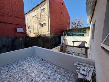 Venta Casa de pasillo, 3 dormitorios, patio y terraza