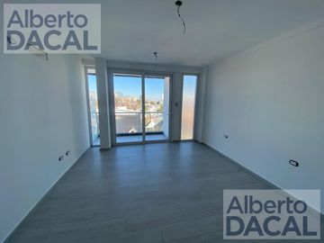 SEMIPISO A ESTRENAR AL FRENTE