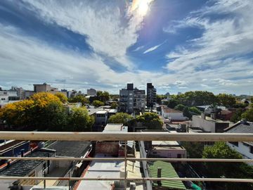 ALQ MONOAMBIENTE V.URQUIZA BALCON APTO PROFESIONAL