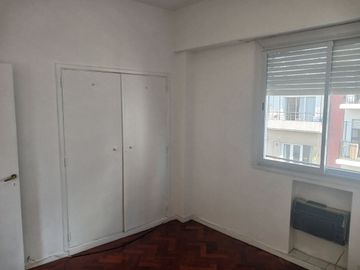 ALQUILER RECOLETA DEPTO 3 AMB BALCON AL FRENTE