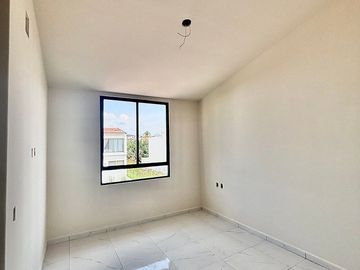 HERMOSA CASA EN PREVENTA CON 4 RECÁMARAS  EN CD.  MADERAS  MARQUÉS, QRO