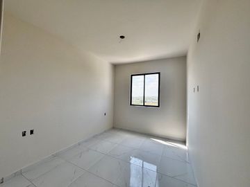 HERMOSA CASA EN PREVENTA CON 4 RECÁMARAS  EN CD.  MADERAS  MARQUÉS, QRO