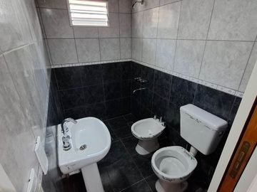 PH 2 AMBIENTES C PATIO ALQUILER GUILLON A ESTRENAR