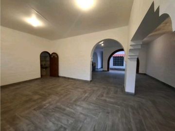 BARRIO DEL CENTENARIO DEPARTAMENTO ESTILO COLONIAL EN VENTA