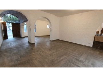 BARRIO DEL CENTENARIO DEPARTAMENTO ESTILO COLONIAL EN VENTA