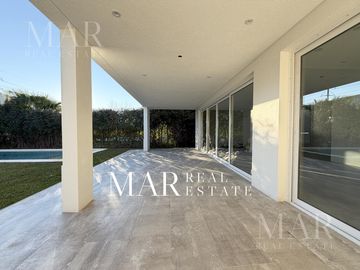 Casa en Venta, 5 dorm a estrenar en Barrio Las Tipas, Nordelta
