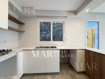 Casa en Venta, 5 dorm a estrenar en Barrio Las Tipas, Nordelta