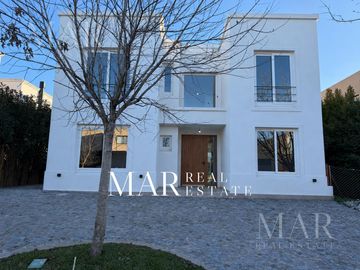 Casa en Venta, 5 dorm a estrenar en Barrio Las Tipas, Nordelta