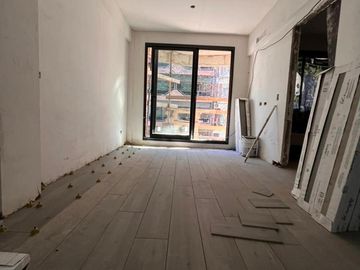 Local en construcción en Colegiales