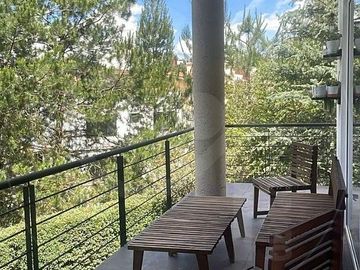 Venta de Moderna residencia en Zona Esmeralda