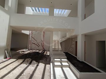 Residencia de lujo en Venta en Fracc. Loma de Valelscondido