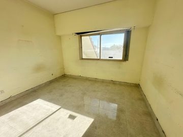 VENTA GALPÓN CON CASA PATIO TERRAZA OFICINA LANÚS OESTE