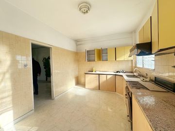 VENTA GALPÓN CON CASA PATIO TERRAZA OFICINA LANÚS OESTE