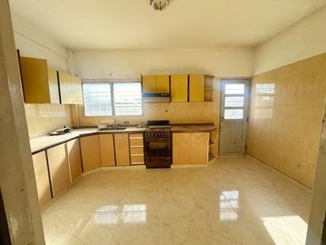 VENTA GALPÓN CON CASA PATIO TERRAZA OFICINA LANÚS OESTE