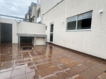 Renta Casa de 3 habitaciones, conjunto privado con piscina Mitad Del Mundo.