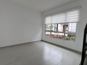 Renta Casa de 3 habitaciones, conjunto privado con piscina Mitad Del Mundo.