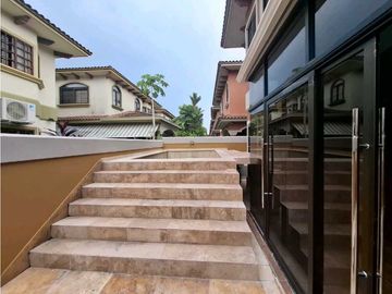 ALQUILER DE CASA EN COSTA SUR - PH EL DORAL