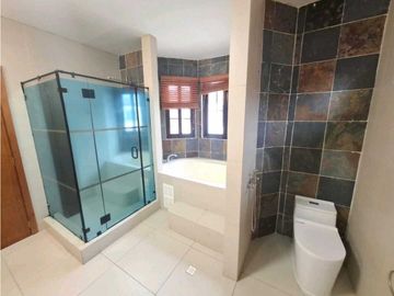 ALQUILER DE CASA EN COSTA SUR - PH EL DORAL