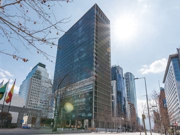 Oficina privada en alquiler – Regus Santiago, Costanera en {{city}}