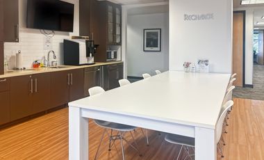 Uso de oficina privada bajo demanda en HQ Santiago, Enrique Foster {{city}}