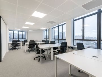 Alquiler de oficina abierta bellamente diseñada para 10 personas en Santiago, Riesco Las Condes
