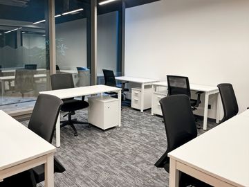 Alquiler de oficina abierta bellamente diseñada para 10 personas en Santiago, Riesco Las Condes