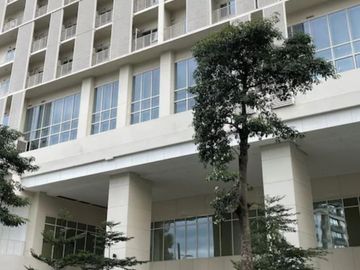 For Lease: 1BR Park Mckinley West