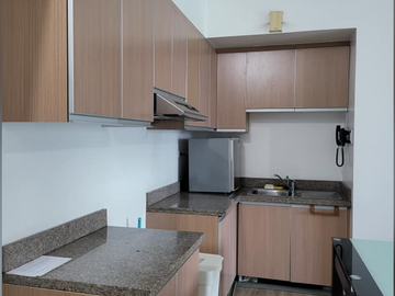 1BR w/ Balcony at St. Francis Shangri-La -Direct Mall Access
