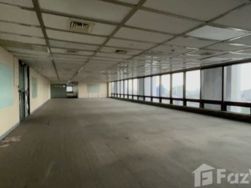 whole-floor office space at the iconic Pacific Star Building